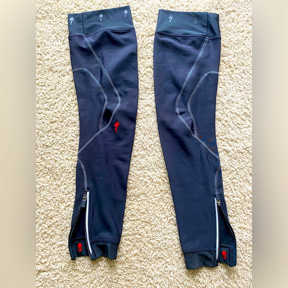 Cycling leg sleeves